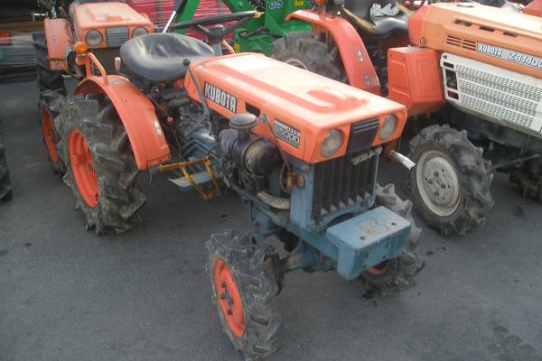 Tractor Kubota B5000 - Click to view the picture detail.