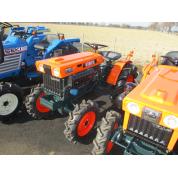 Malotraktor Kubota B7000 plně repasovaný 4WD