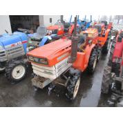 Malotraktor Kubota B1200 plně funkční, horší plech