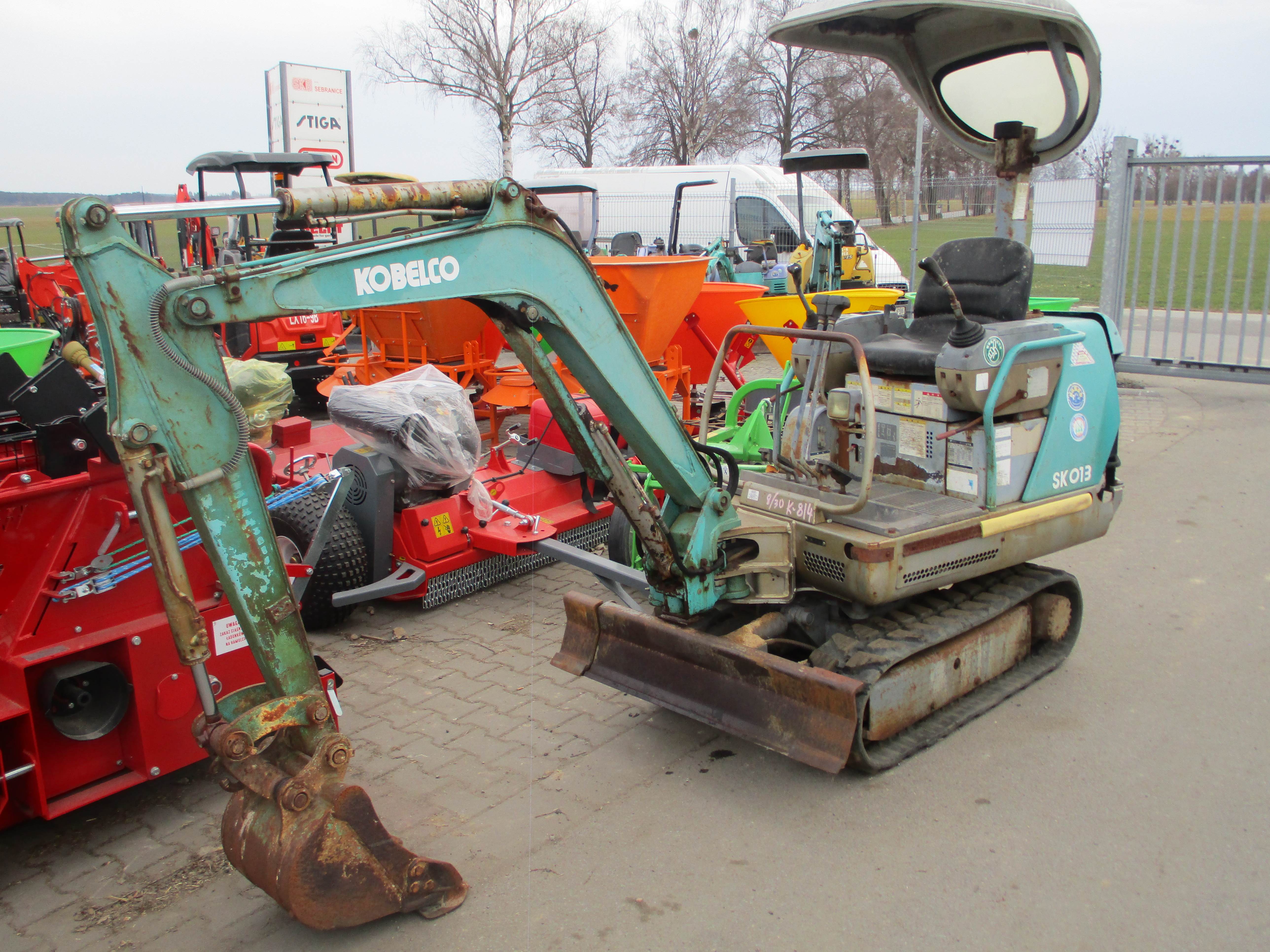 Minibagr Kobelco SK-013 1300kg 1