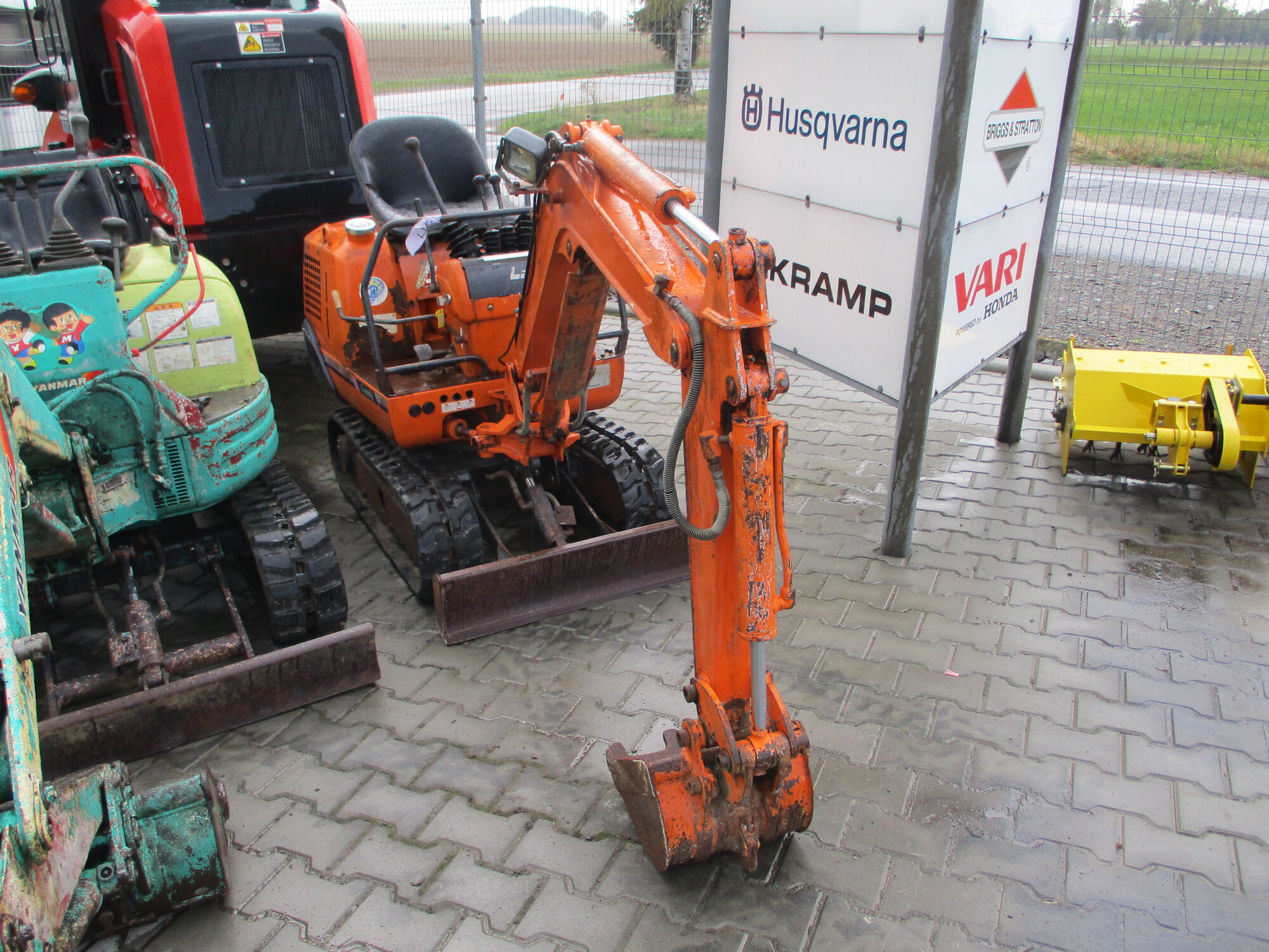Minibagr Hitachi EX-8