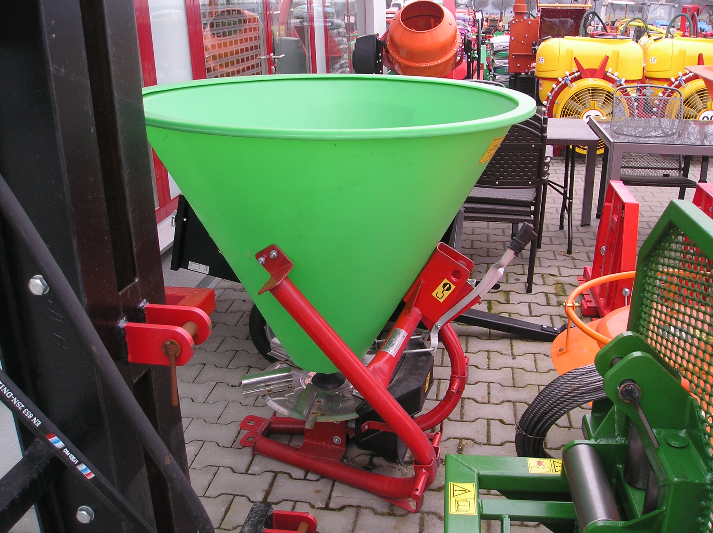 Spreader 200l - Click to view the picture detail.